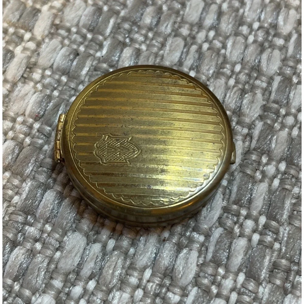 Vintage Vivaudou‎ Rouge Compact Brass Etched Refillable